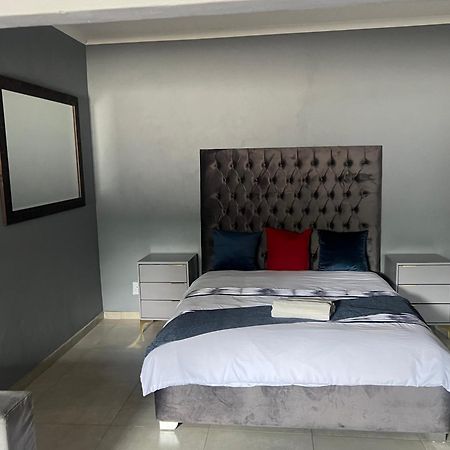 Hotel Ubuntu Lifestyle Estate Krugersdorp Zewnętrze zdjęcie